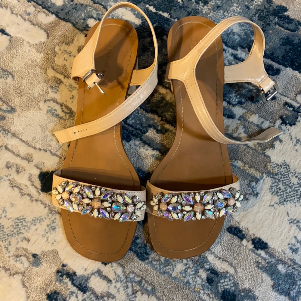 Nude kitten heels